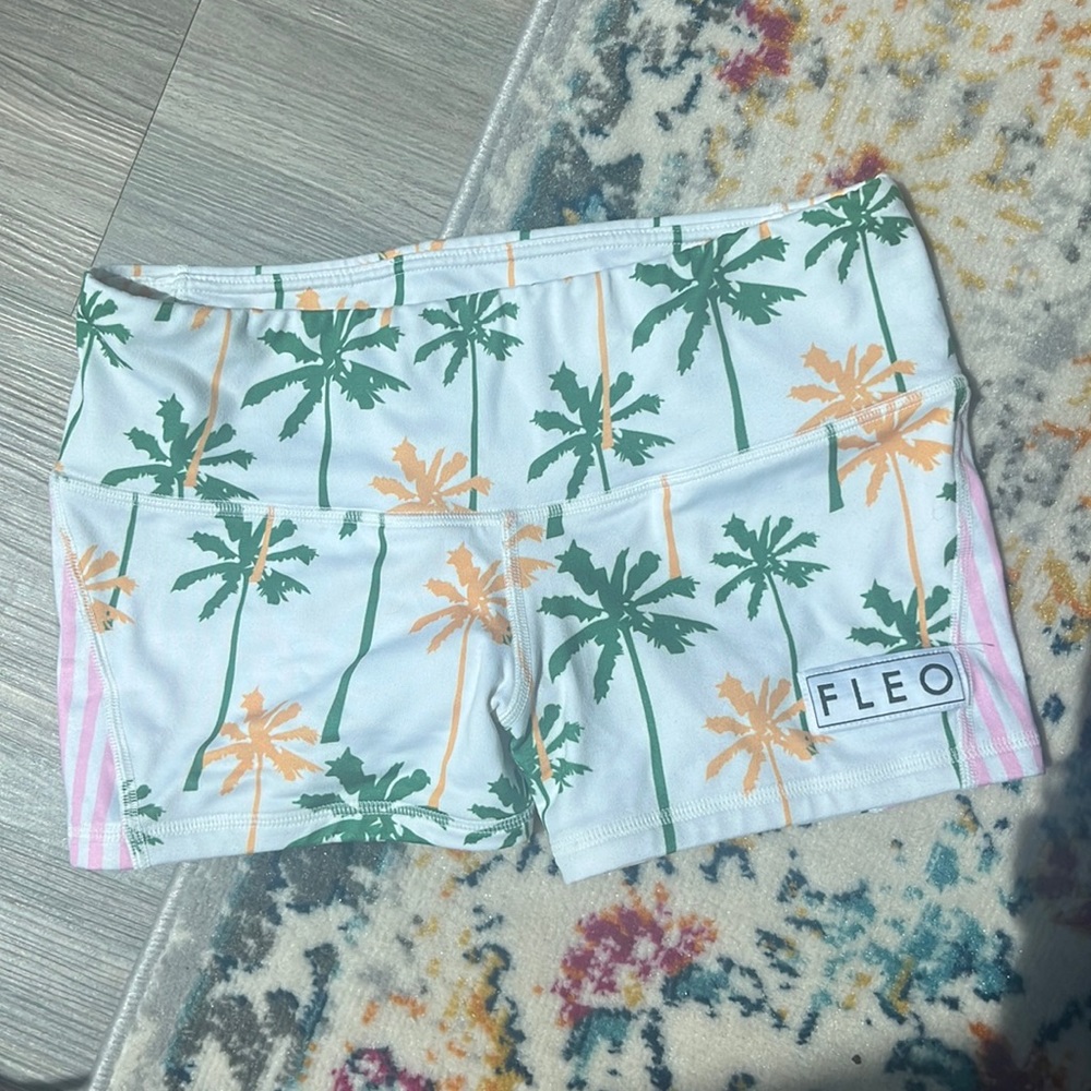 Fleo Lowrise Shorts